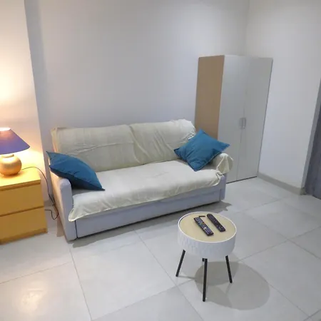 Apartment Le Cocon: Charming 3-star In Center