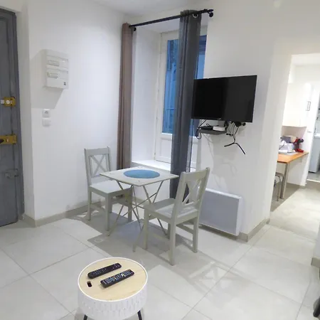 Apartment Le Cocon: Charming 3-star In Center *