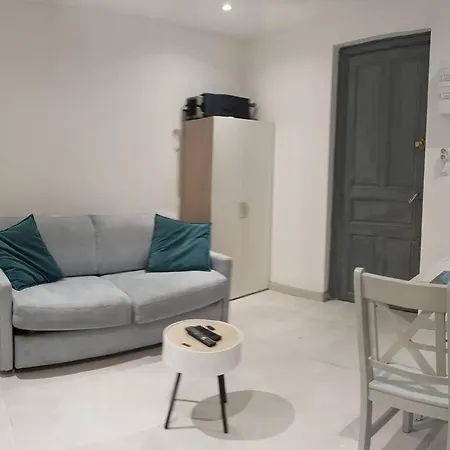 Apartment Le Cocon: Charming 3-star In Center *